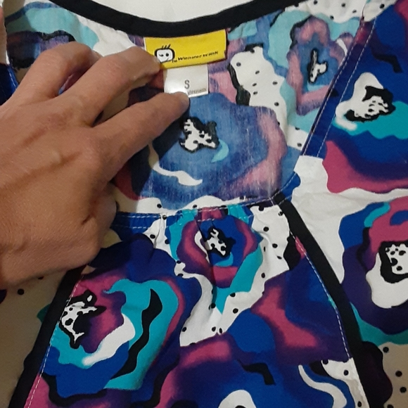 Scrub top - Picture 2 of 3